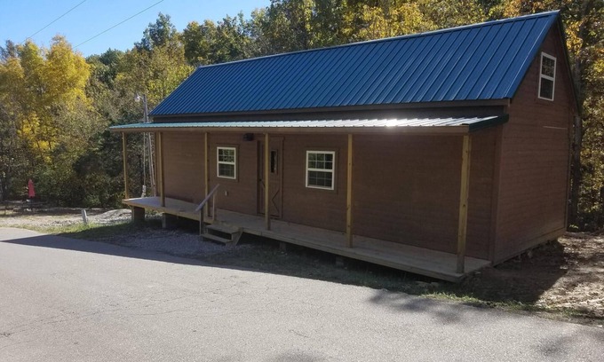 Corinth Cabin | Granna's Place: Rustic Charm & Comfort for Large Groups