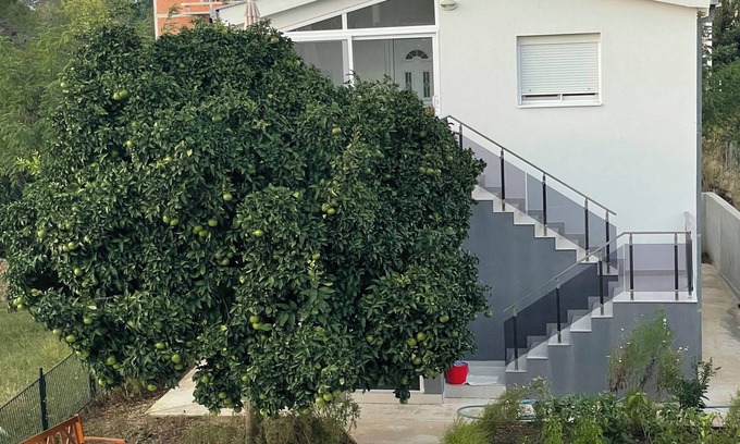 Ulcinj House | Grapefruit house in a quiet, natural location close to the beach