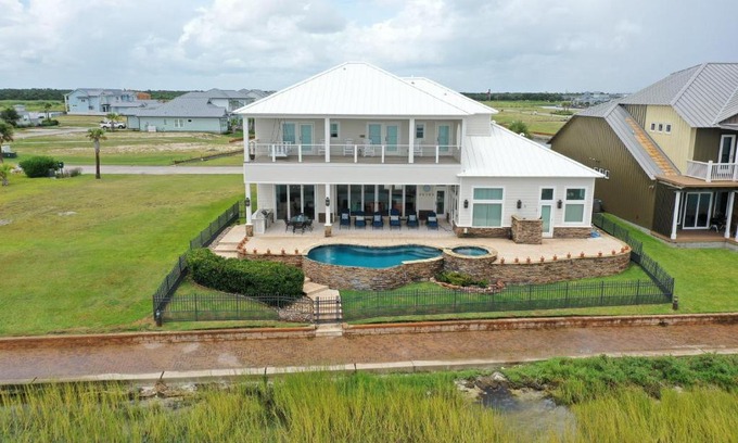 Rockport House | Grateful and Graciuos
