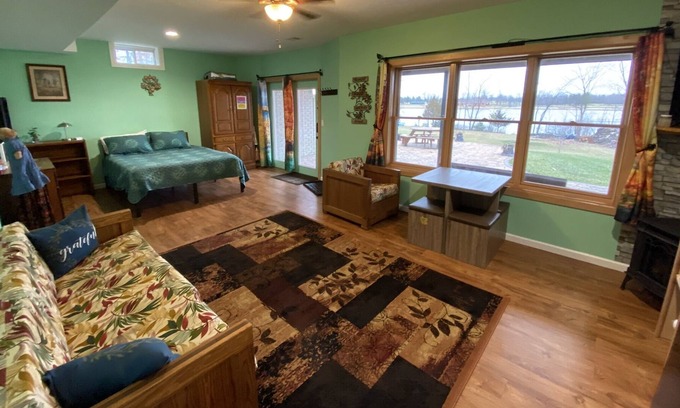 Lapeer Apartment | Grateful Suite Studio Lakefront Aptmt. Pets OK. Fall Special!