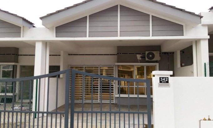 Si Rusa House | Gray Lodge