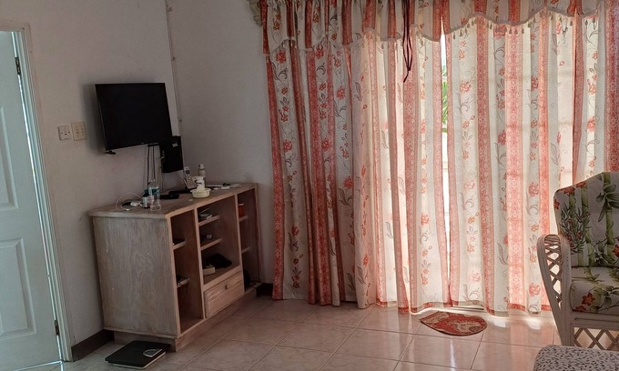 Bridgetown Apartment | Great, Centrally located appartment with extra large rooms
