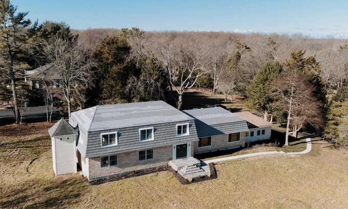 Great Falls House | Great Falls Modern Escape: 10BR/5BA Luxury Retreat!