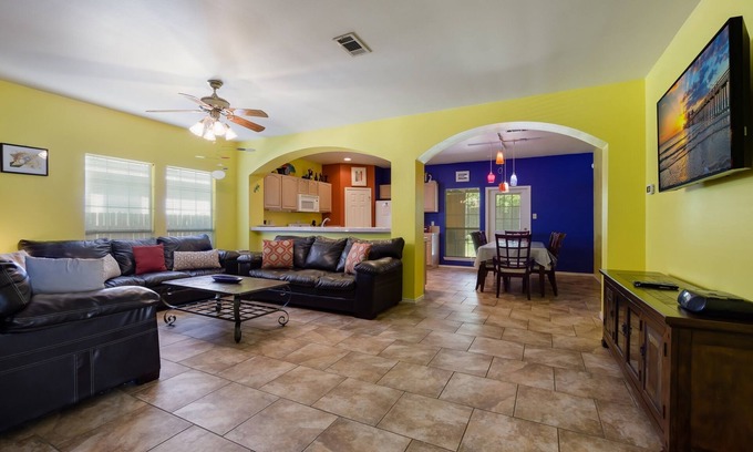 Braun's Farm House | Great Family Getaway near Helotes.