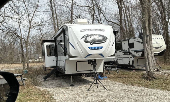 Graysville RV Rental | Great for the traveling crew to Robinson for work. Comes with everything needed!