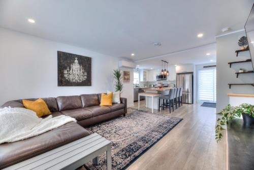 Saint-Hubert House | Great Gaston