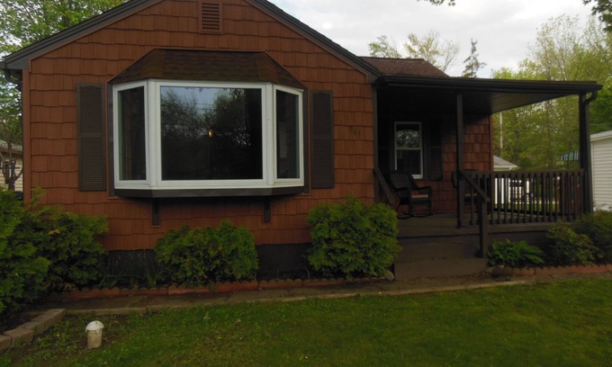 Lake Erie Beach House | Great house close to the beach and Mickey Rats