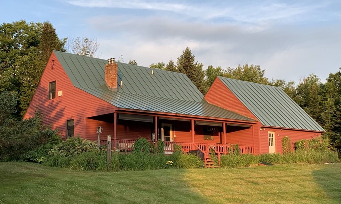 Clarendon House | Great House in Heart of Green Mountains - close to Killington, Pico and Okemo