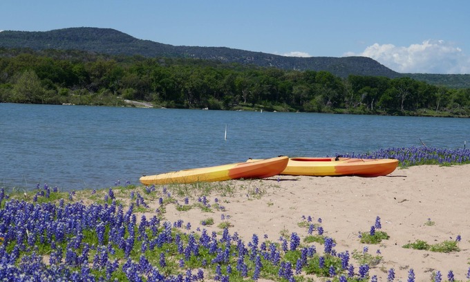 Kingsland House | Great lake house with best private beach. Kayaks and games! Kids friendly!