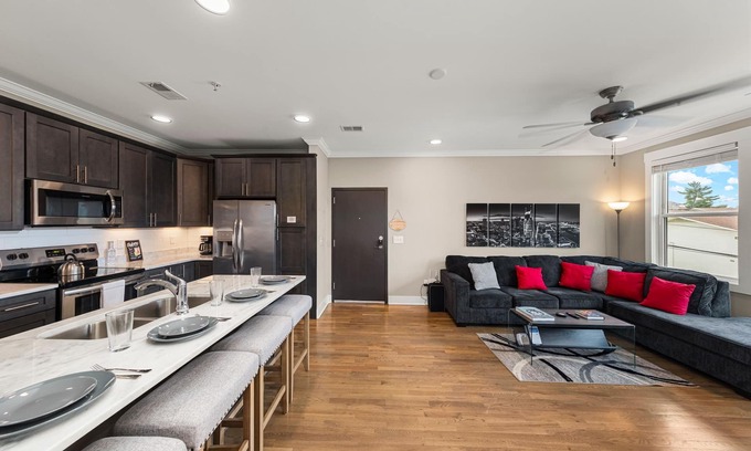 The Nations Condo | Great Location! 2 BR Condo! Minutes To Downtown