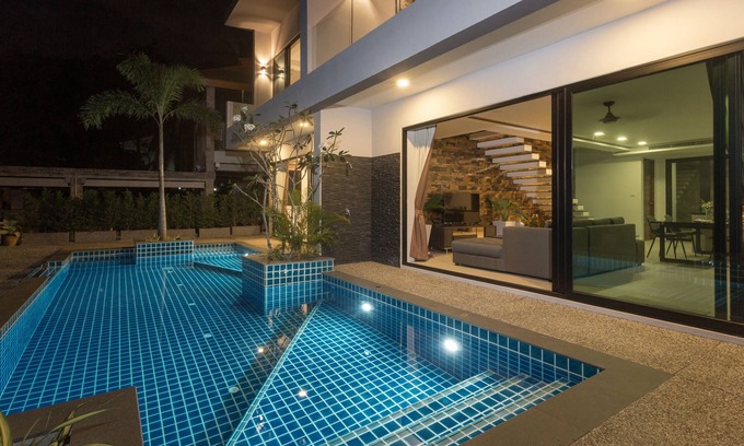 Kata Villa | Great Location, Awesome Sea Views and Sunsets!