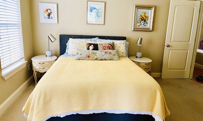 Metzger House | Great location for visiting the NW. Comfortable 5 bedroom home.