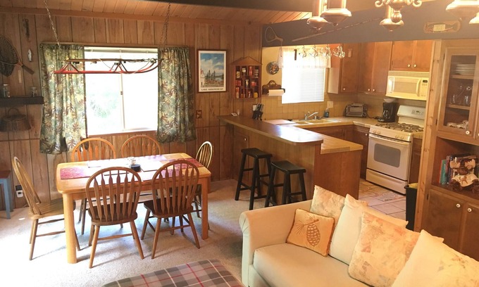 Arrowhead Villas Cabin | Great Parking, Easy Drive. Free and Fast Wi-Fi
