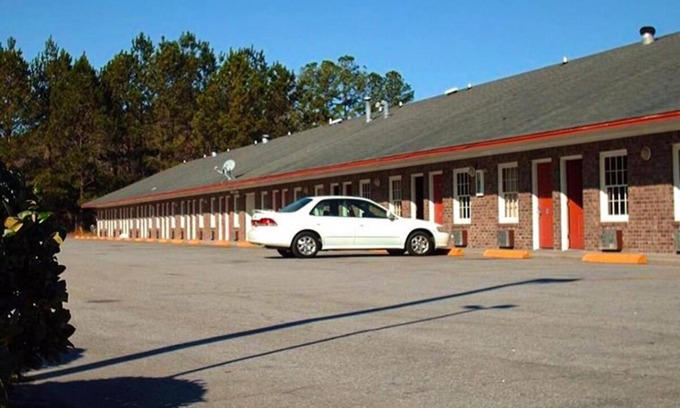 Ridgeland Hotel | Great Stay, Superb Location! Free Parking, Near Ridgeland Veterans Memorial Park
