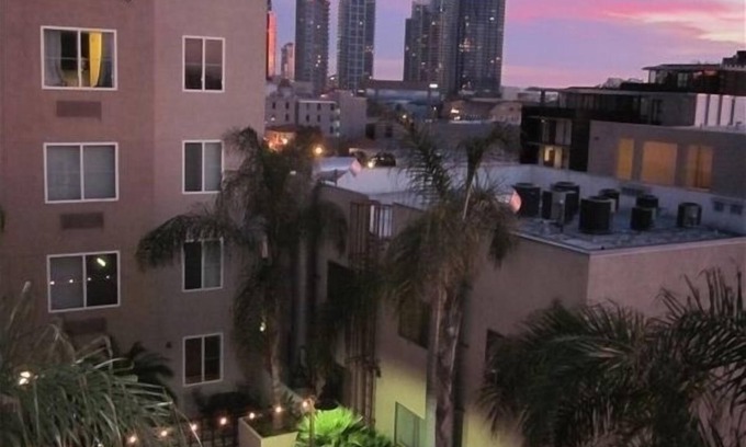 Porta D'italia Condo | Great Top-Floor Condo Heart of Little Italy -Secure Parking
