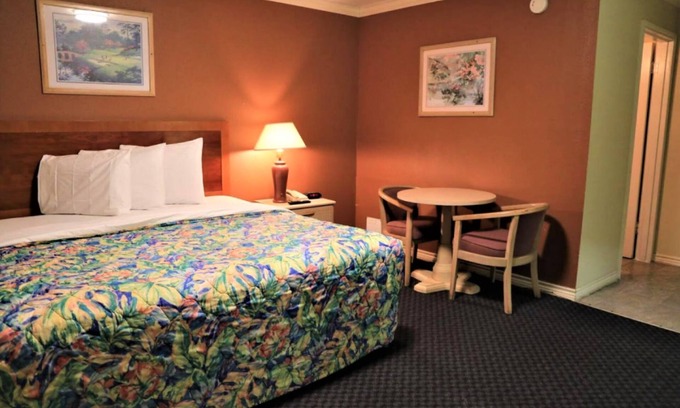 Beeville House | Great Value, Quality Stay! Pets are Welcome, With Free Parking Onsite!