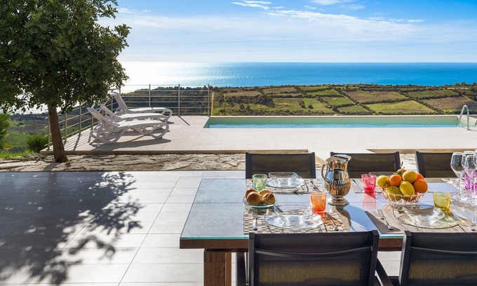 Siculiana Villa | Great villa with pool and sea view