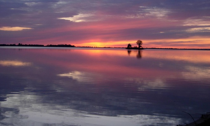 Consecon Cottage | Great waterfront oasis in the heart of Prince Edward County wine country