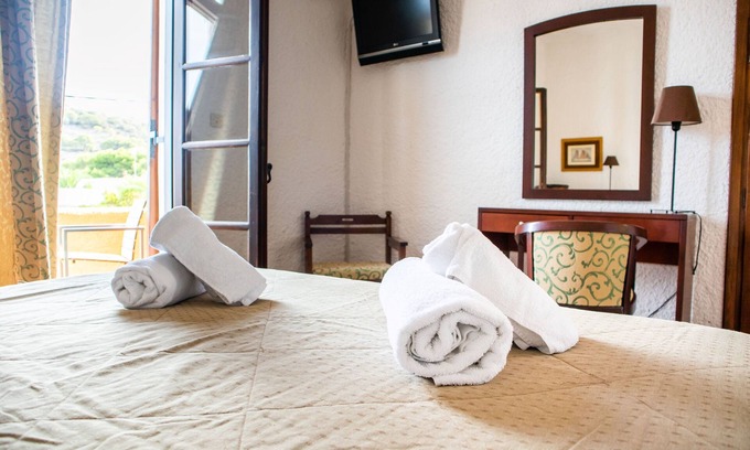 Vagia Hotel | Greek Tradidional Hotel under the ancient temple of Aphaia.
