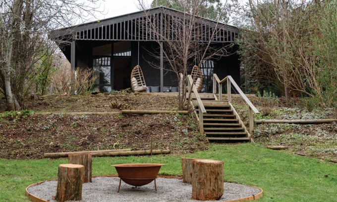 Daylesford House | Green Acres Summary: