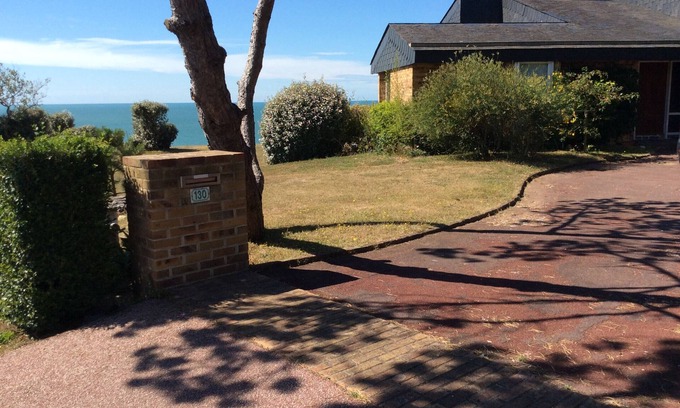 Pourville-sur-Mer House | Green Beach