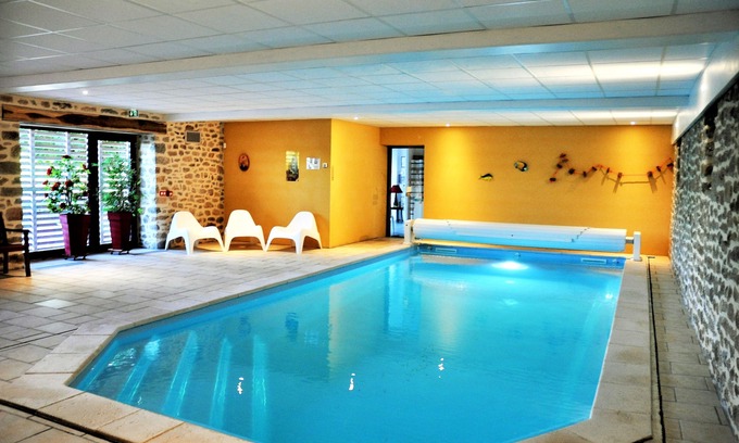Saint-Priest-la-Feuille House | GREEN CAMP D'OCTAVIE 15 PEOPLE, 500 M2 INDOOR POOL 28° YEAR-ROUND