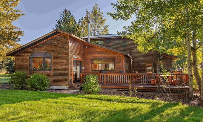 Wilson House | Green Circle Lodge: Quiet getaway in Wilson with Mountain views