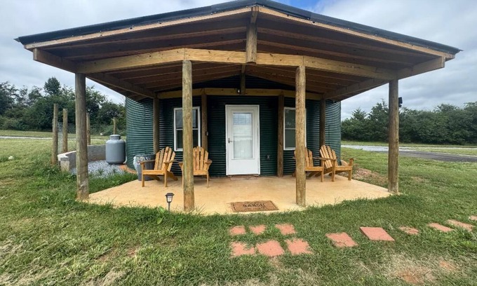 Naruna House | Green Grain Bin One Level Home