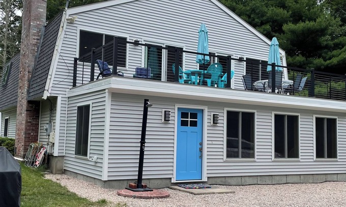 Kenyon House | Green Hill Beach 1 Mile - 5 Bedroom with new large deck. Sleeps 9