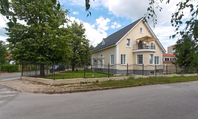 Berkovitsa House | Green Hill Guest House