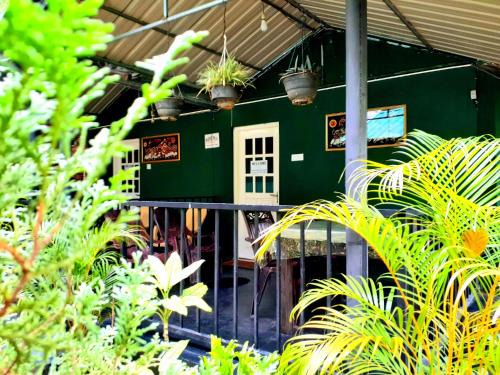 Ambagollapathana Bed & Breakfast | Green Lantern