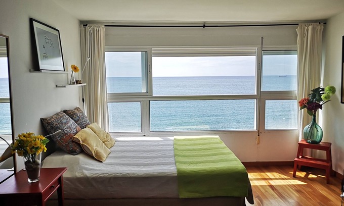L'Albufereta Apartment | Green loft over the sea. Free Wifi, AC. Ideal couples in Albufereta