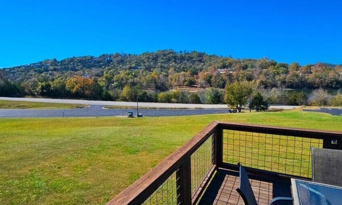 Holiday Island House | Green Meadow 2 Condo Lake Access, Marina, Golf