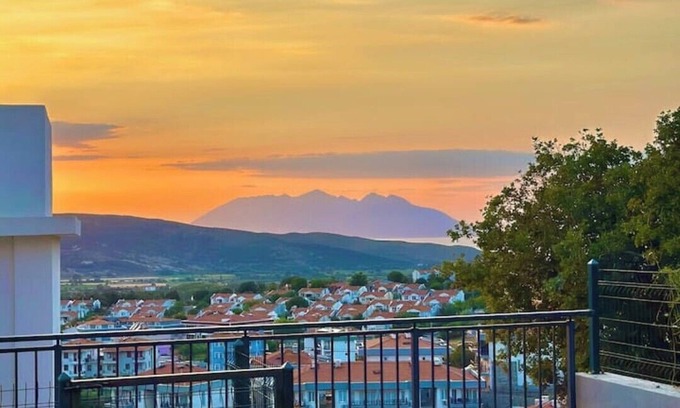 Gokceada Villa | Green Roof Villa