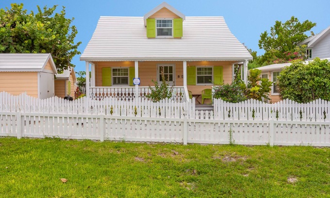 Hope Town House | Green Shutters: Charming 19th-Century Cottage in the Heart of Hope Town