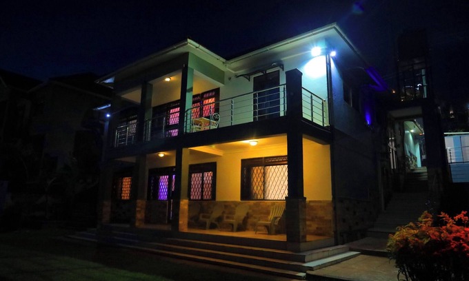 Entebbe House | GREEN VALLEY PALACE: A quiet residential Nbhood, 20m to Air port 25m to Capital.