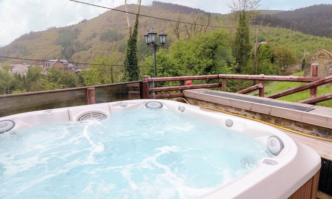 Port Talbot House | GREENHEART COTTAGE, pet friendly, with hot tub in Pontrhydyfen