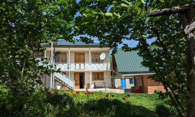 Likani House | GreenHill - Your Guesthouse in Ubisa
