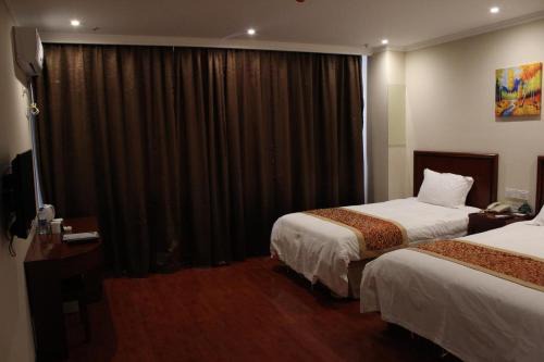 Heze Hotel | GreenTree Inn Heze Yucheng County Dongcheng International Business Hotel