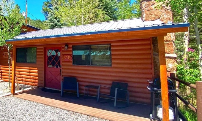 Greer Cottage | Greer River's Edge Cottage 2 bed- 1 bath- sleeps 4 - Fireplace