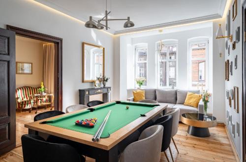 Stare Miasto Apartment | Grelewicz Apartments-MyInspiration 110m2 BILARD