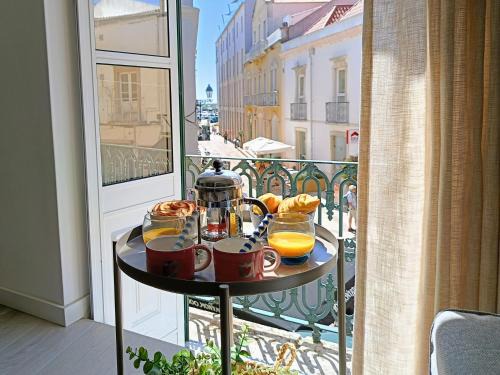 Se Apartment | Grey and Green, modern 2-bedroom apartment, AC, top location at faro's historic centre