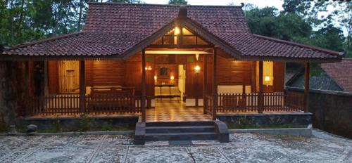Cangkringan House | Griya Akbar