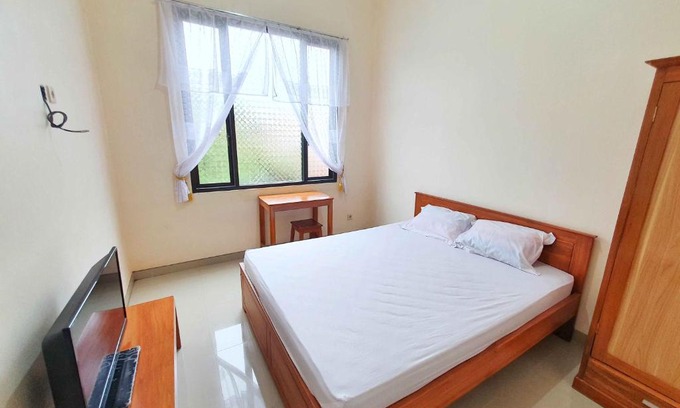 Banjarsari Hotel | Griya Shinta Syariah Solo Mitra RedDoorz