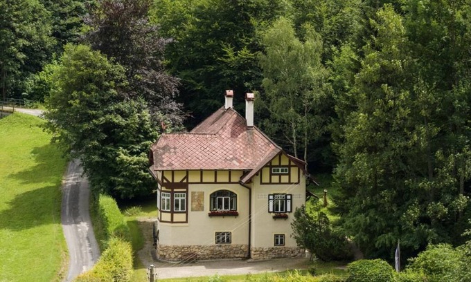 Semmering Apartment | große Villa (ca.300qm) auf fast 1000 Meter Seehöhe