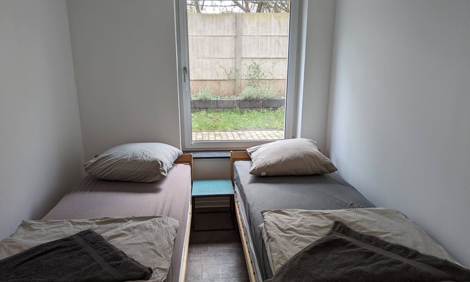 Marienfelde Apartment | Große Wohnung mit 5 Schlafräumen