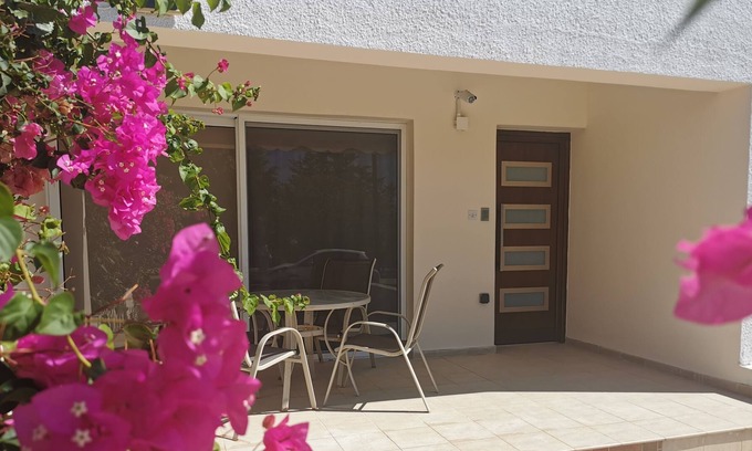 Geroskipou Apartment | Ground floor Apartment, family friendly, 5minutes from the beach and turist area