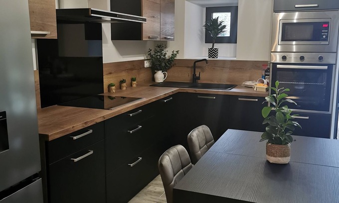 Mercues Apartment | Ground-floor apartment in a residential house
