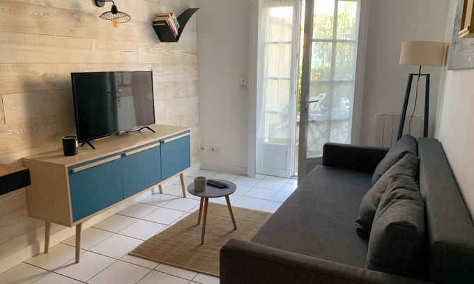 Quartier du Casino Apartment | Ground floor apartment with large terrace 20 meters from the beach