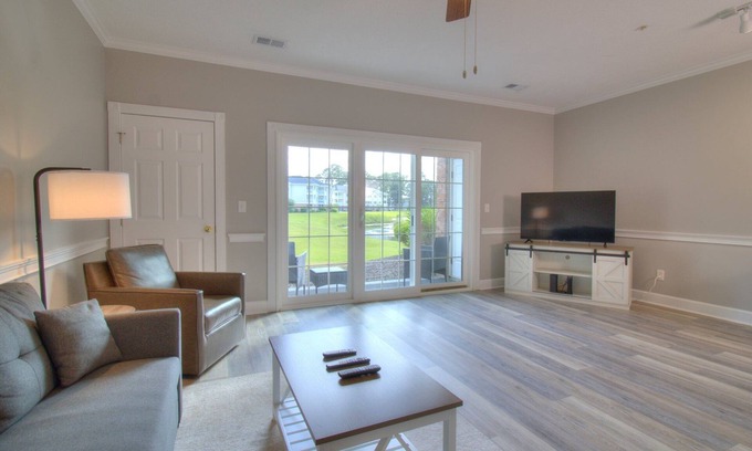 Central Myrtle Beach Condo | Ground-Floor Pool View Condo | Near Beach, Golf, Intracoastal Waterway & Broadway at the Beach